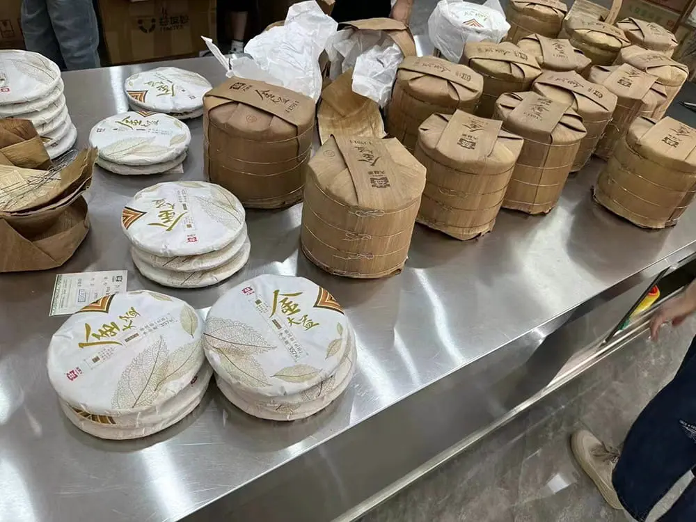 普洱回收大益普洱茶2015年生茶熟茶图3