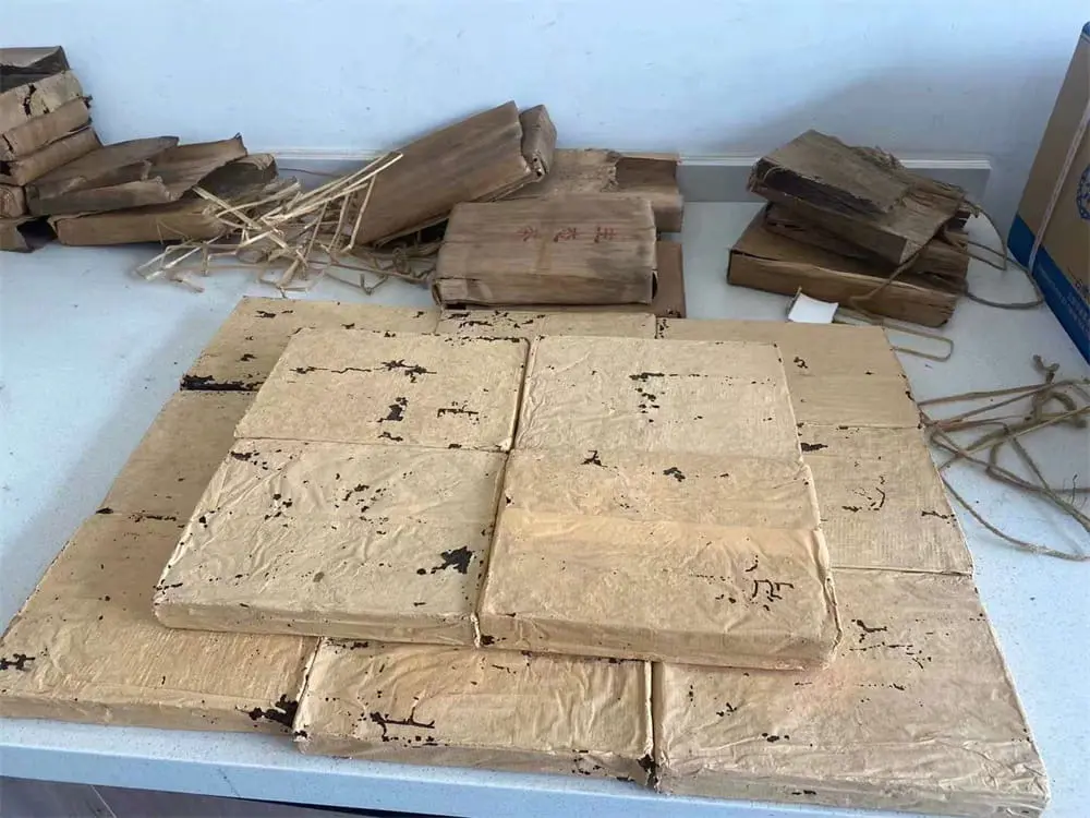 普洱回收中茶普洱茶2004年生茶熟茶